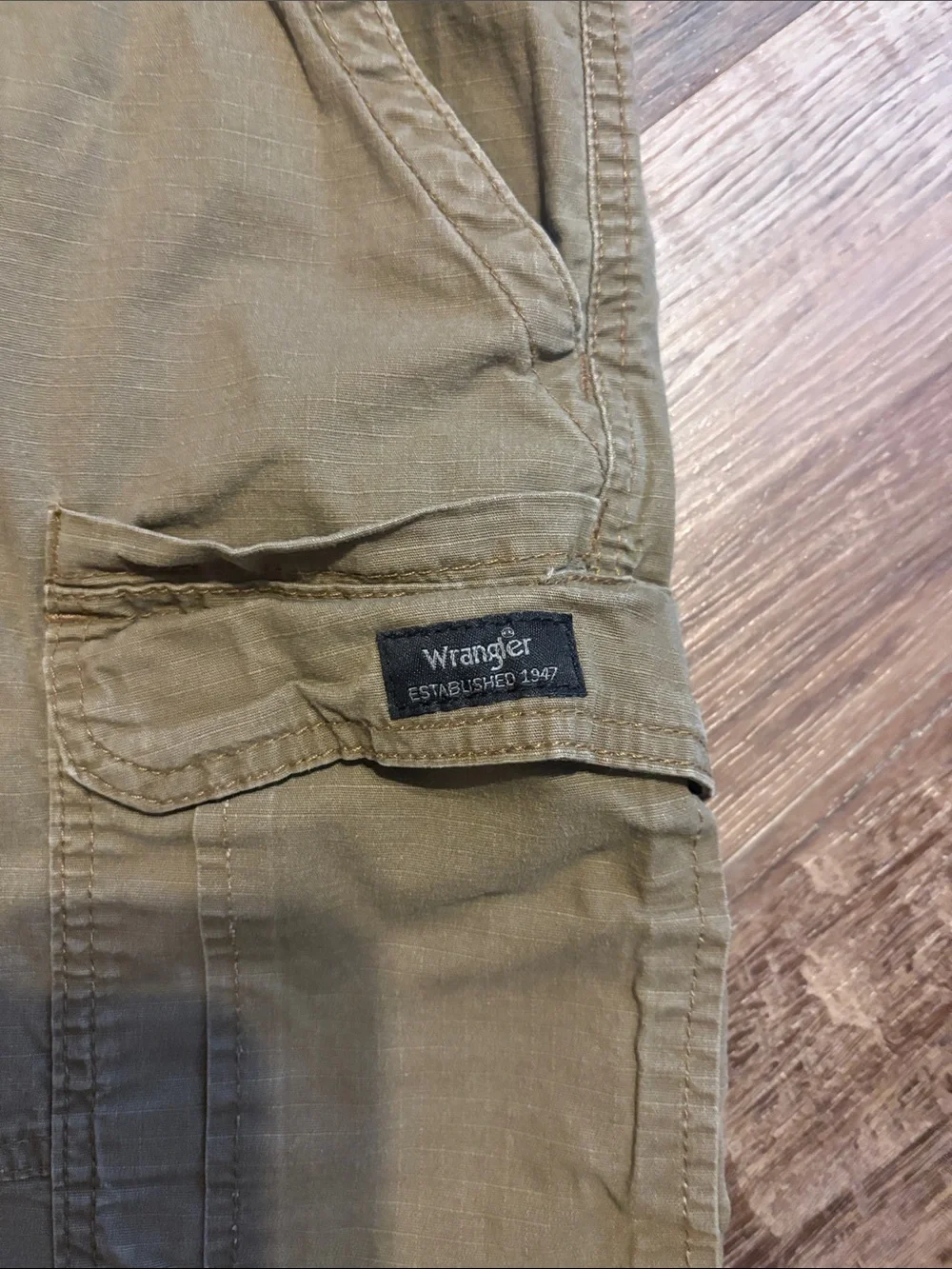 Wrangler Men's Cargo Shorts in Khaki/Tan